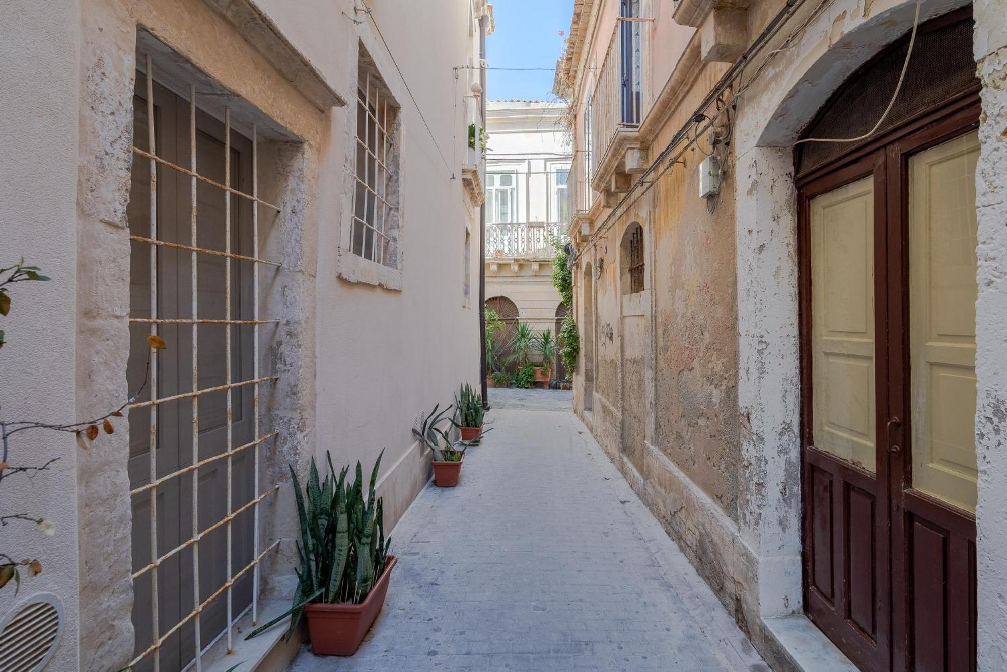 Giamevi Sicily Apartment Сиракуза Екстериор снимка
